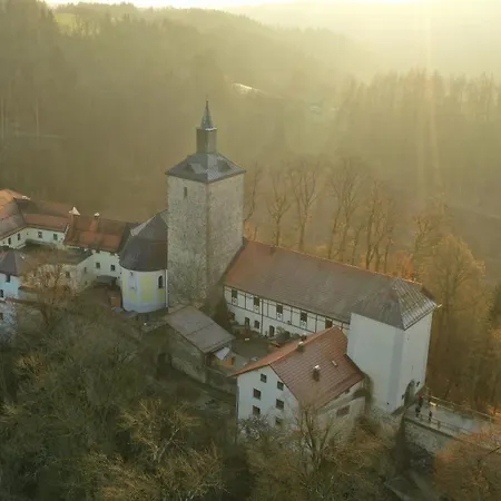 Zum Schlosswirt Hotel