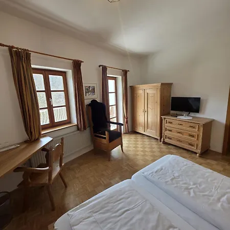 Отель Zum Schlosswirt *