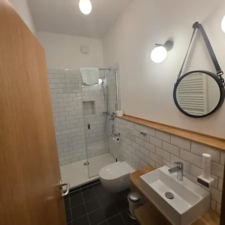 Zum Schlosswirt Отель *